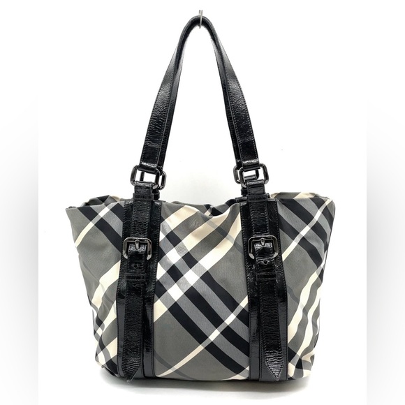 ✨🛍️ Burberry Black and White Check Nylon and Patent Shoulder Bag - Picture 2 of 7